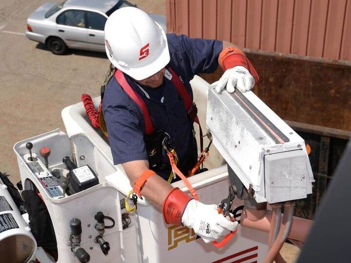Tools @ Height - SAFETY MEASURES AT THE HIGHEST LEVEL 2 Tools @ Height - SAFETY MEASURES AT THE HIGHEST LEVEL