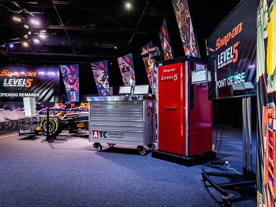 Snap-on’s newly enhanced tool management system - launched at the prestigious Red Bull Racing headquarters in Milton Keynes 18 965A6163 LR uai
